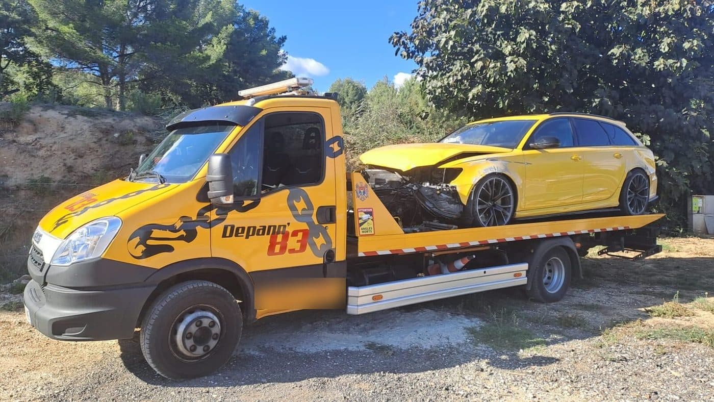 Plateau d’un partenaire transportant un break accidenté