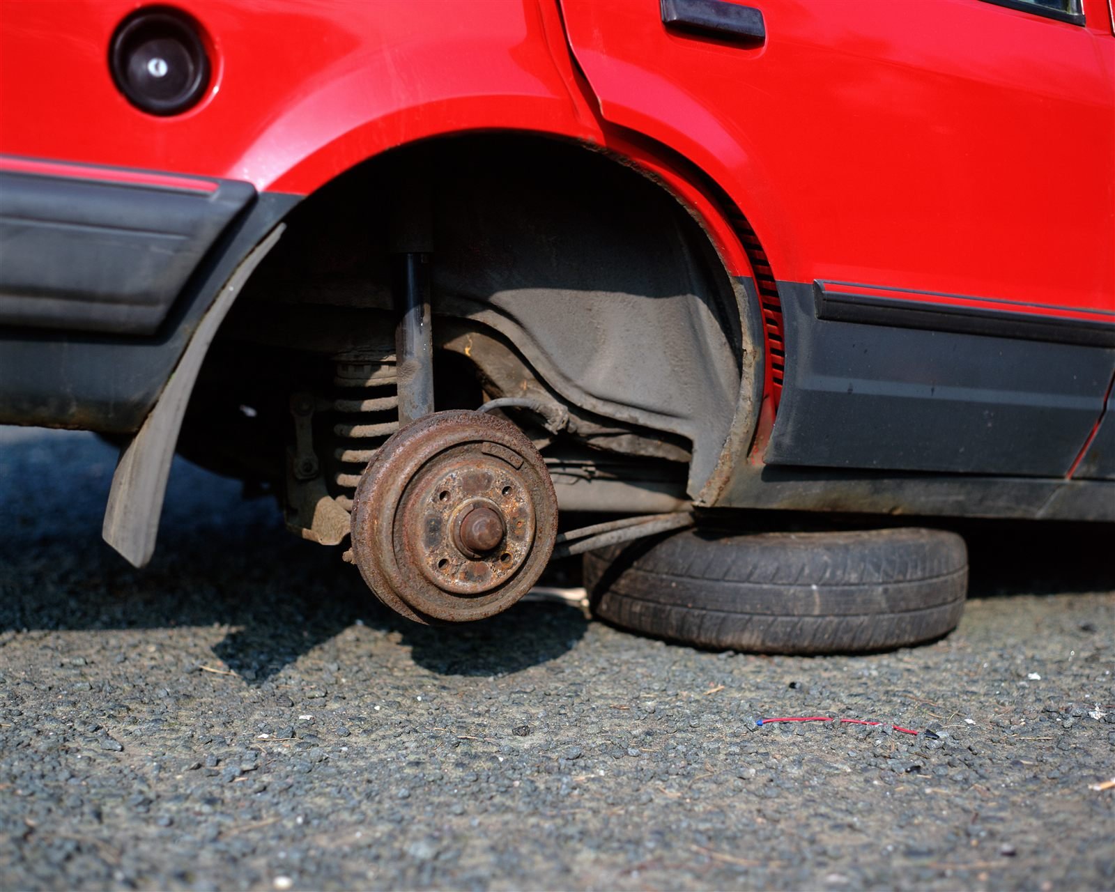 Voiture avec moteur cassé : enlèvement, alternatives et démarches complètes