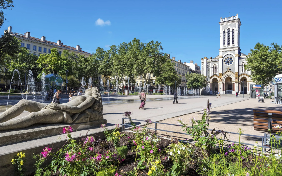 voiture en épave à Saint-Etienne (42000)